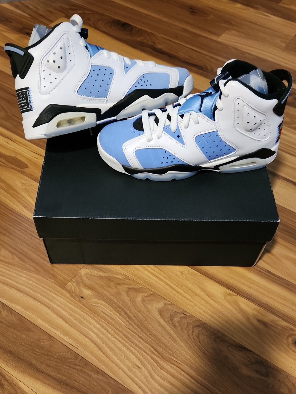 5 Youth Jordan Retro 6 University Blue White New With Box Defects Fits 6.5w